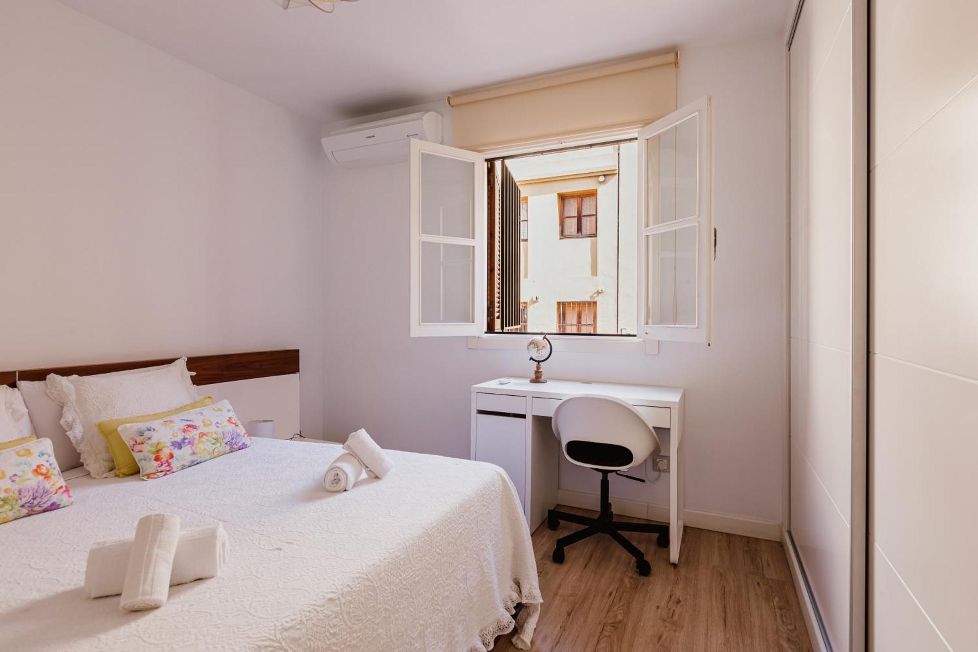 Modern And Functional In Sierpes Centro * Sevilla